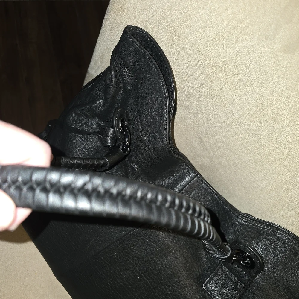 Vince Camuto Tote Bag - Picture 5 of 6